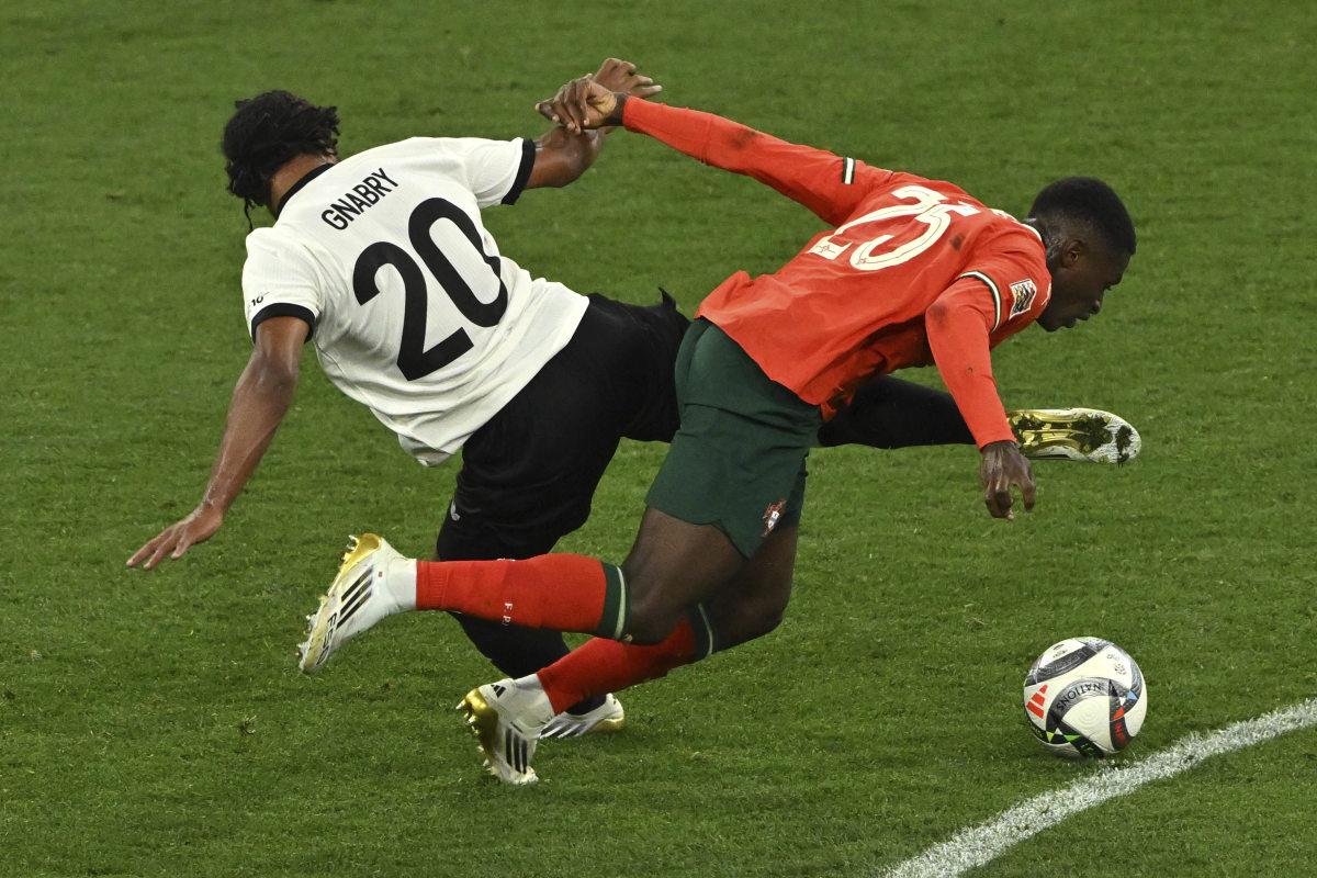 开云体育中国-巴西绝杀巴黎，孔德状态火热