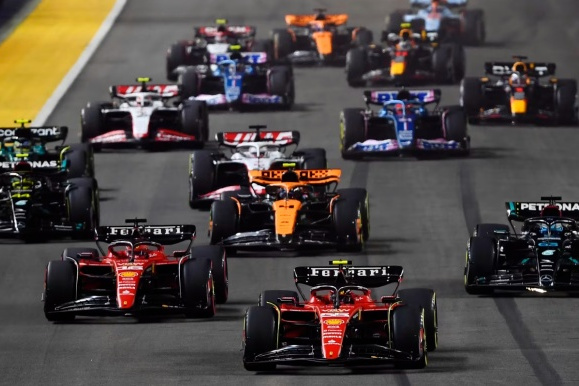 开云体育2026-哈斯车队绝杀梅赛德斯，拉塞尔惊艳四座