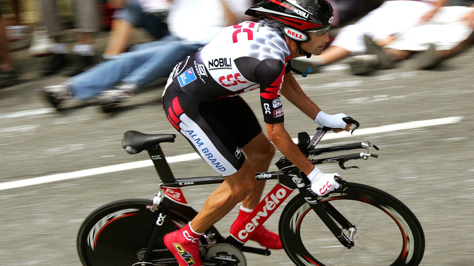 开云体育app-东决关键战焦点战，公牛铁血防守击溃猛龙，重返荣耀之路