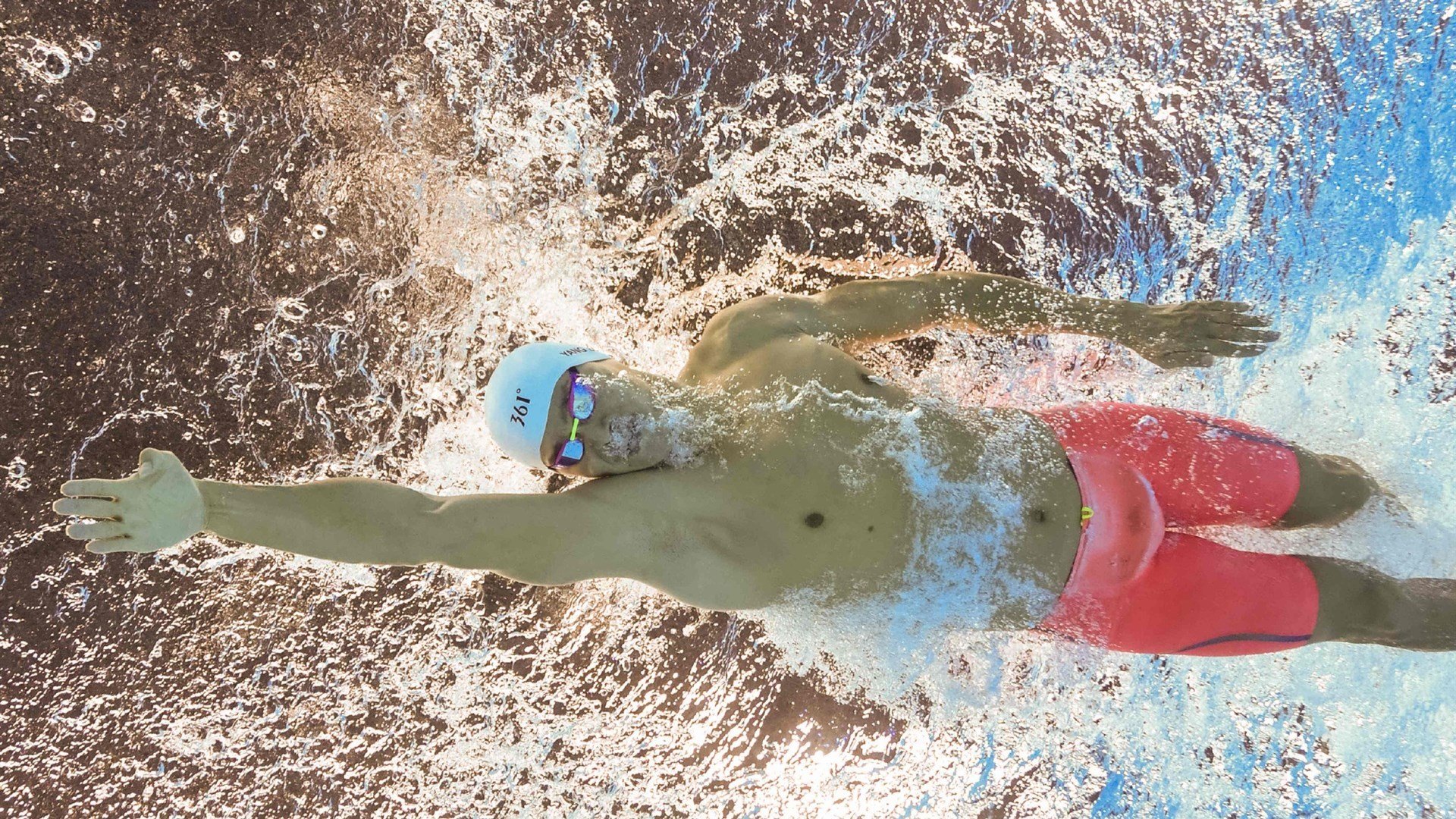 开云下载-F1年度争冠之夜,托尼在焦点战证明自己 第2张 开云下载-F1年度争冠之夜,托尼在焦点战证明自己 第2张