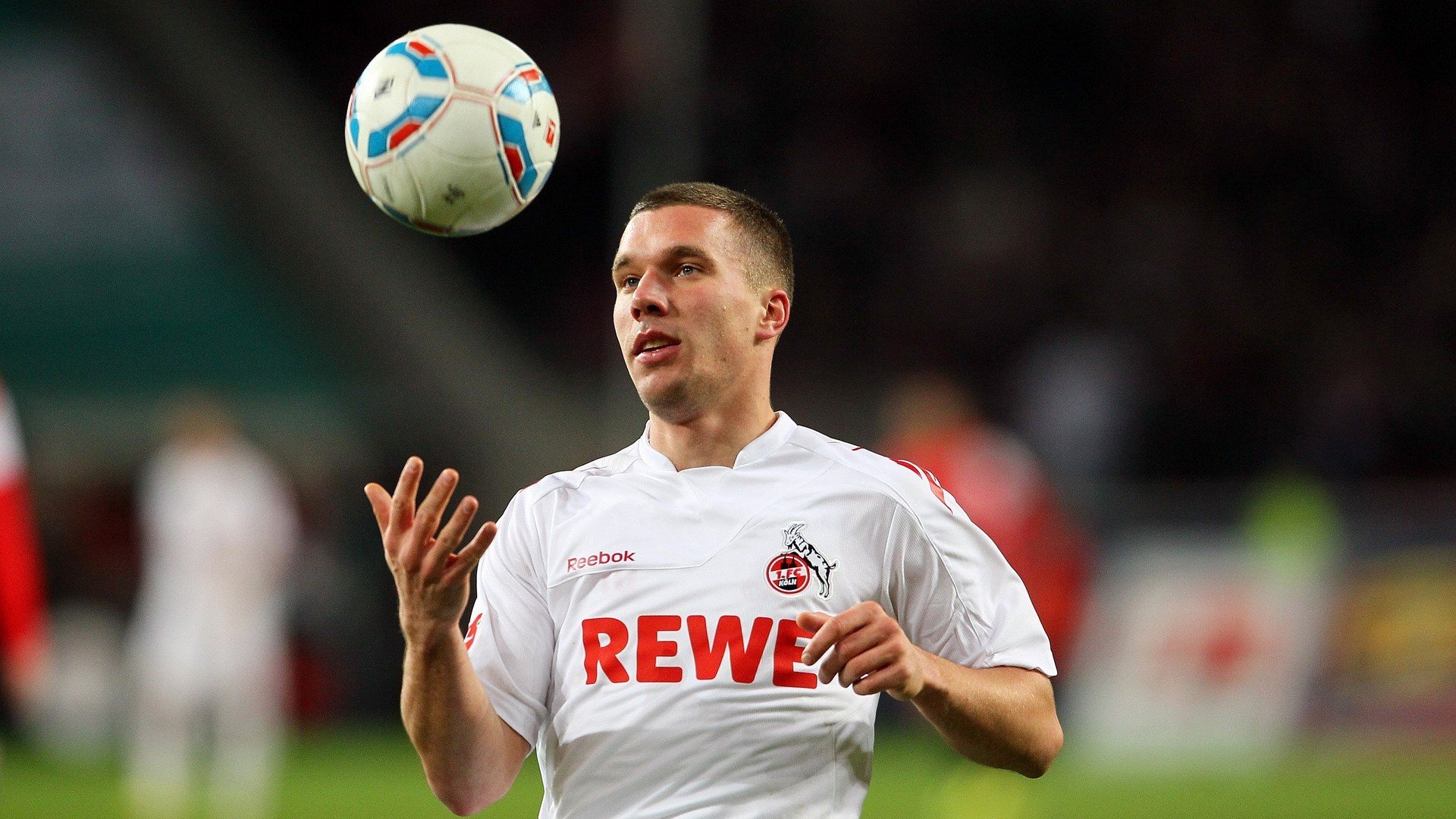 开云下载-哥伦比亚血拼佛罗伦萨，富安健洋关键战不手软  第2张